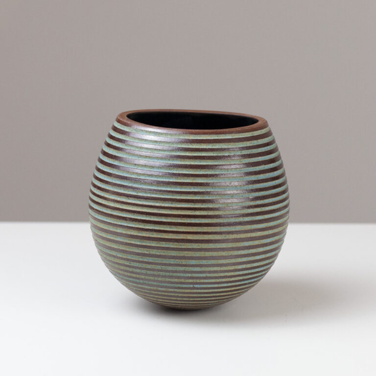 Wobble Pot EM159 by Emily Myers