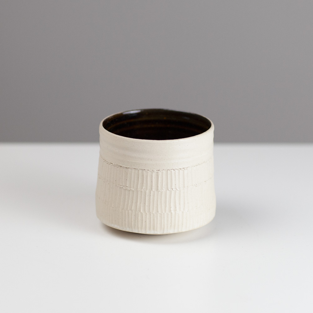 Low carved cup OC78 II by Flora Fabris