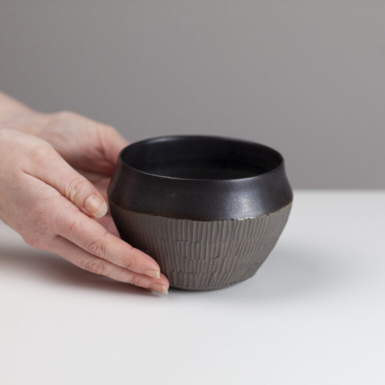 Carved teabowl OC82 by Flora Fabris