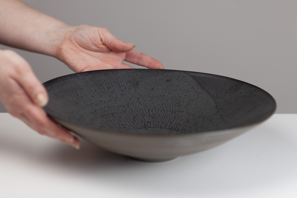 Carved offering bowl OC90 by Flora Fabris