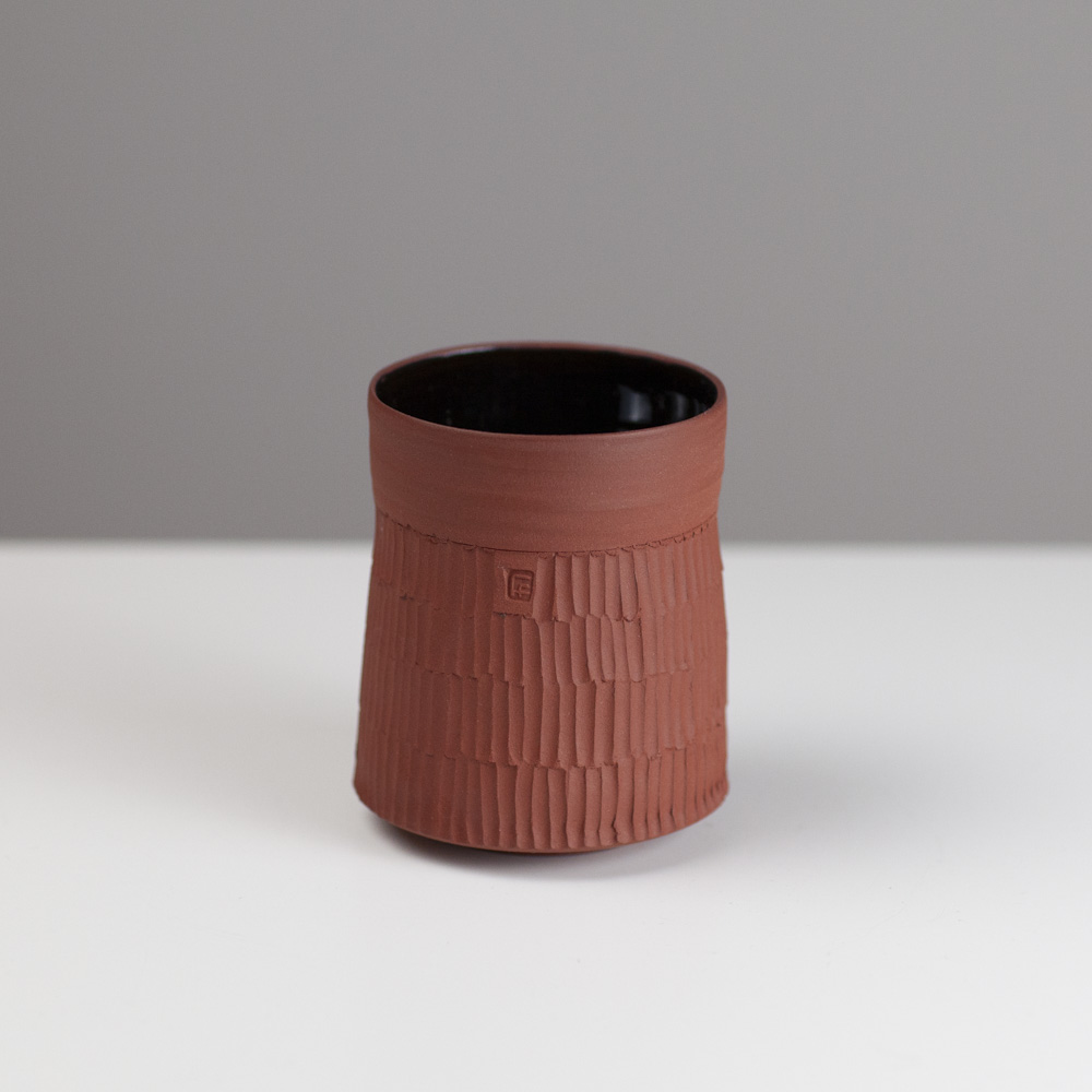 Carved yunomi cup OC91 II by Flora Fabris
