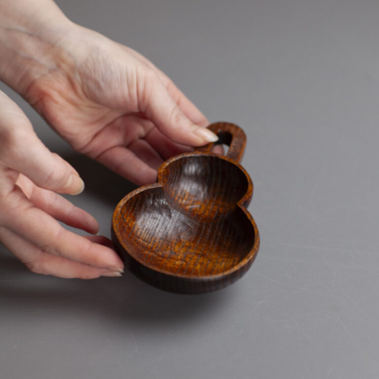 Urushi Scoop 32 by Takahashi McGil