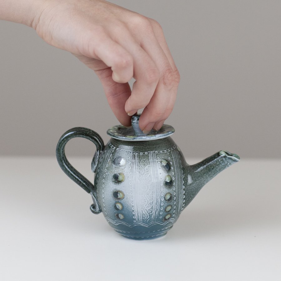 Teapot Miniature MG29 by Margaret Gardiner