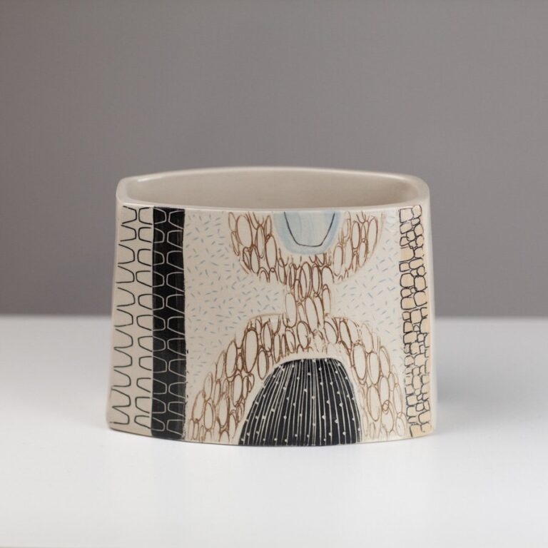 Vessel AM122 by Anna-Marie Magson