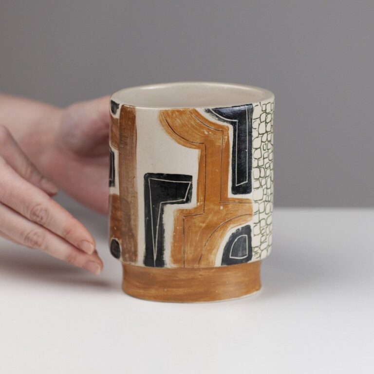 Vessel AM190 by Anna-Marie Magson