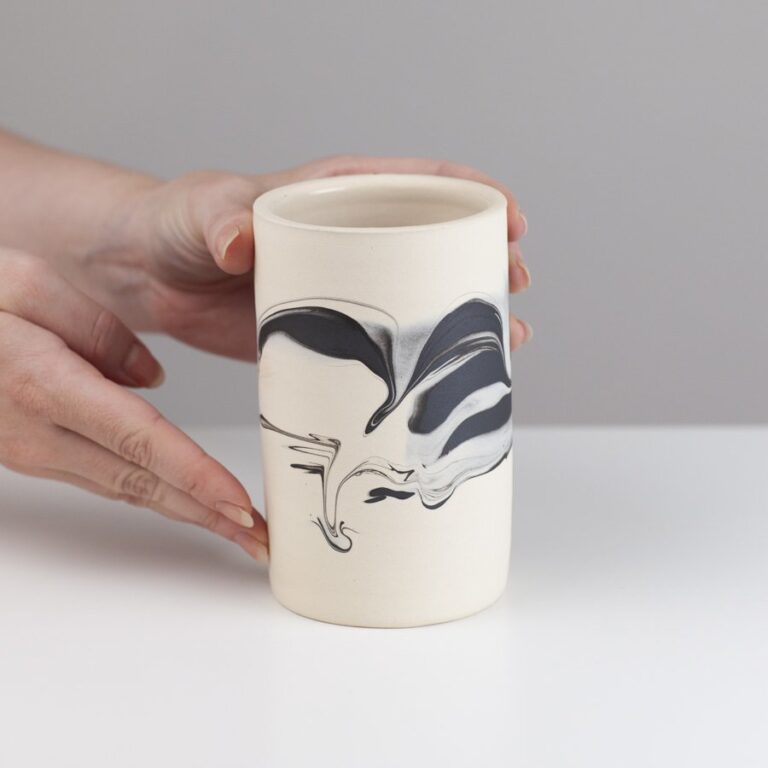 Vase 4 by Bisila Noha
