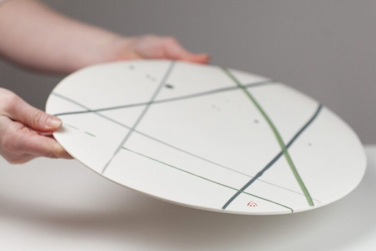 Platter AT122 by Ali Tomlin