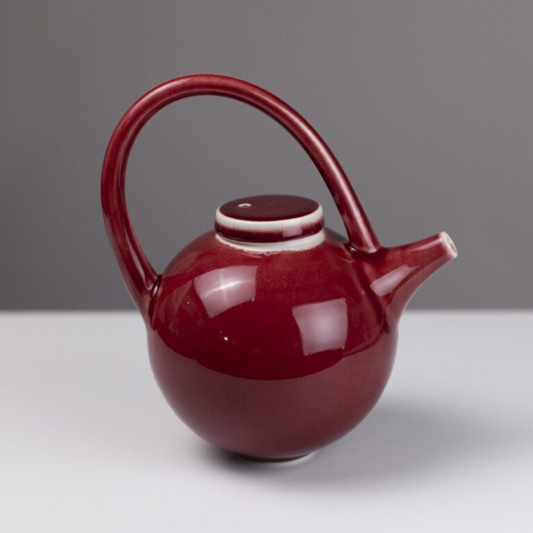 Small Round Teapot TT050 by Tricia Thom