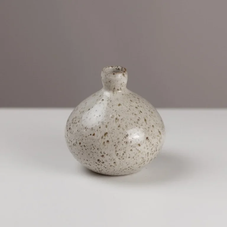 Medium Bud Vase DS06 by Daniel Smyth