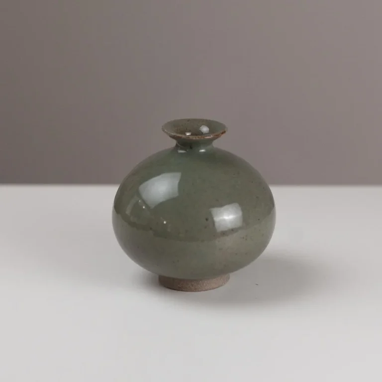Medium Bottle Vase DS08 by Daniel Smyth
