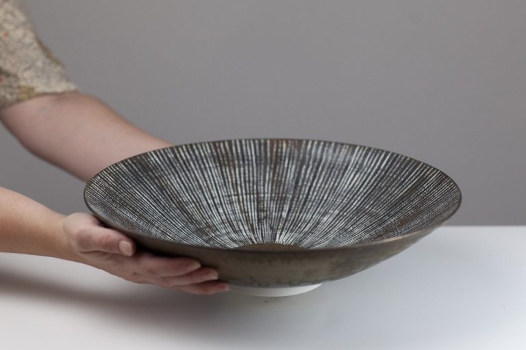 Circle Bowl Footed KK2523 by Katharina Klug