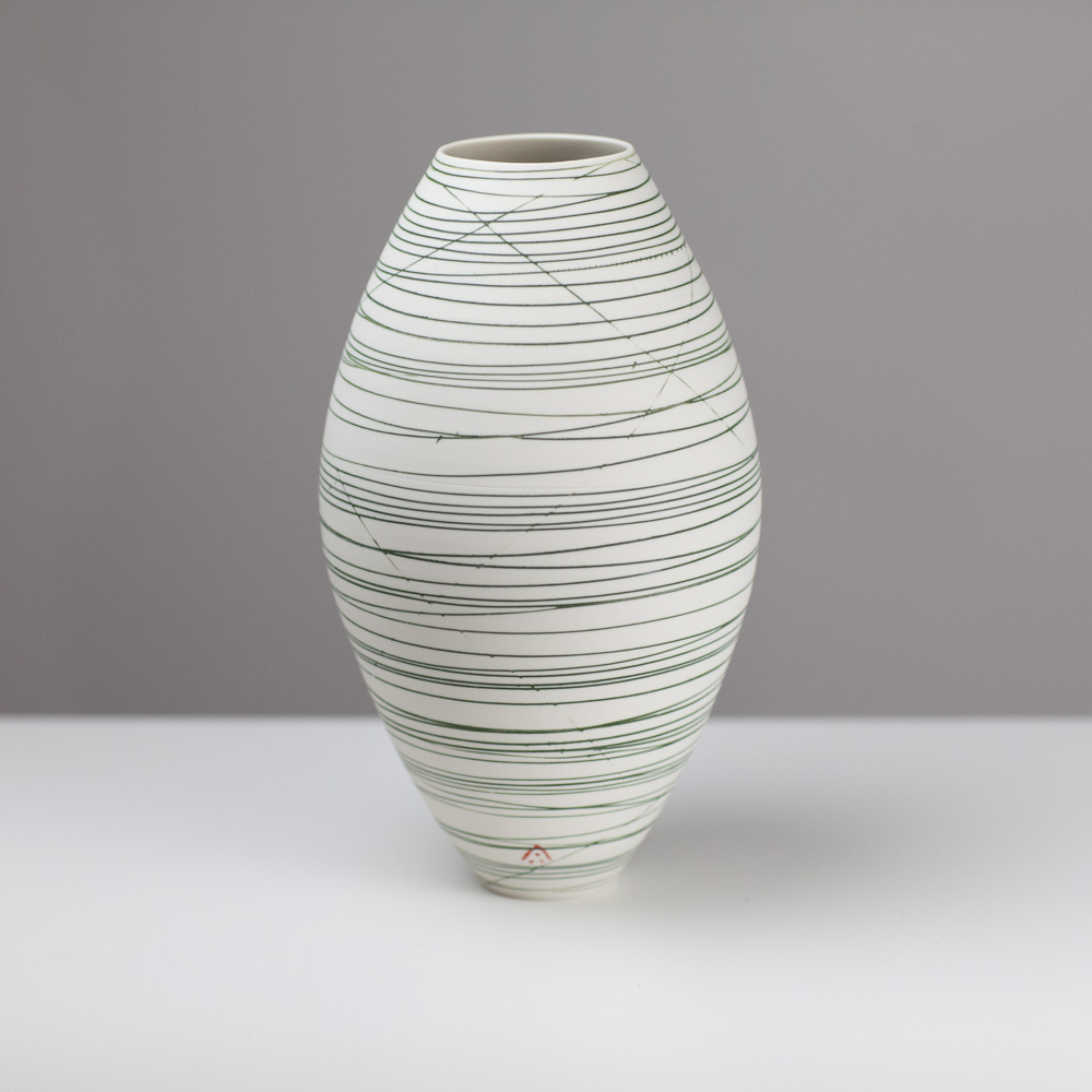 Oval vase AT256 by Ali Tomlin