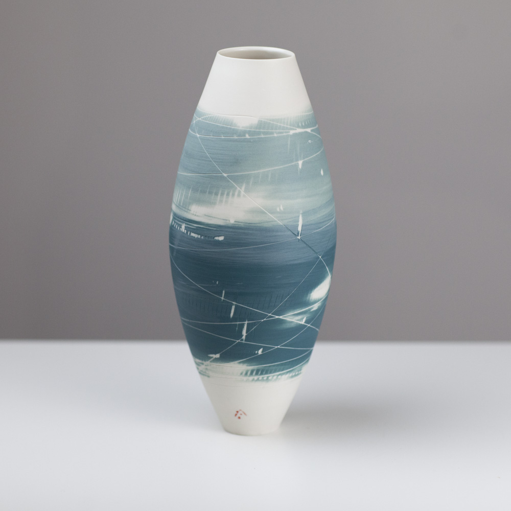 Oval vase AT258 by Ali Tomlin