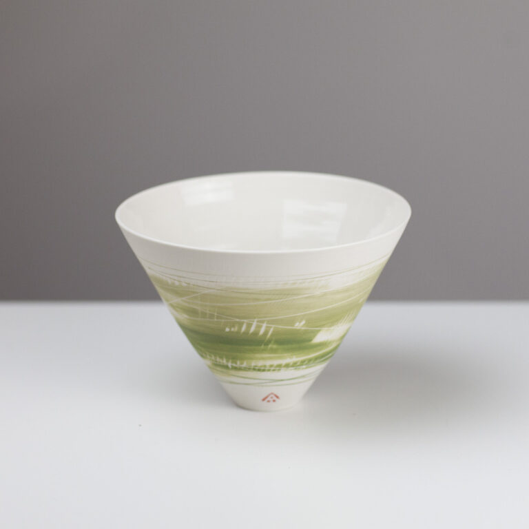 V Bowl AT273 by Ali Tomlin