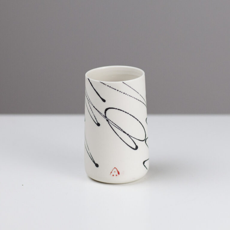 Tall cup AT276 by Ali Tomlin