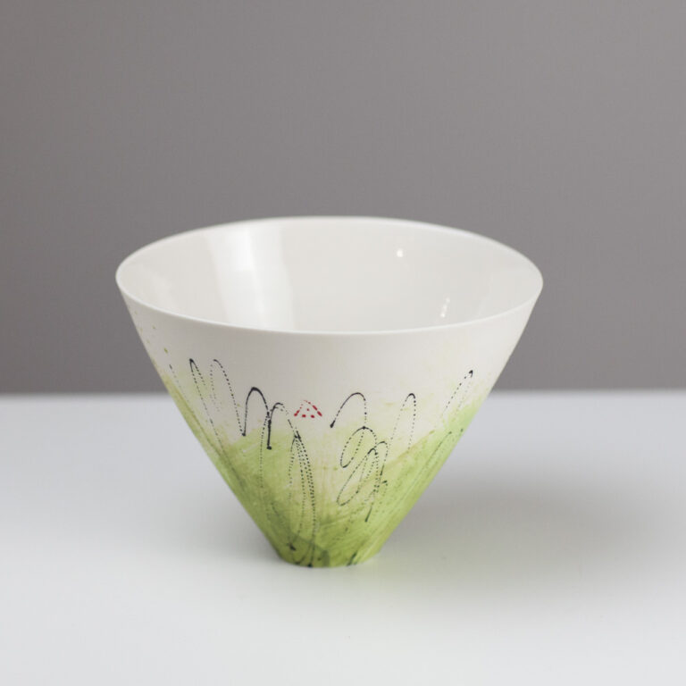 V bowl AT291 by Ali Tomlin