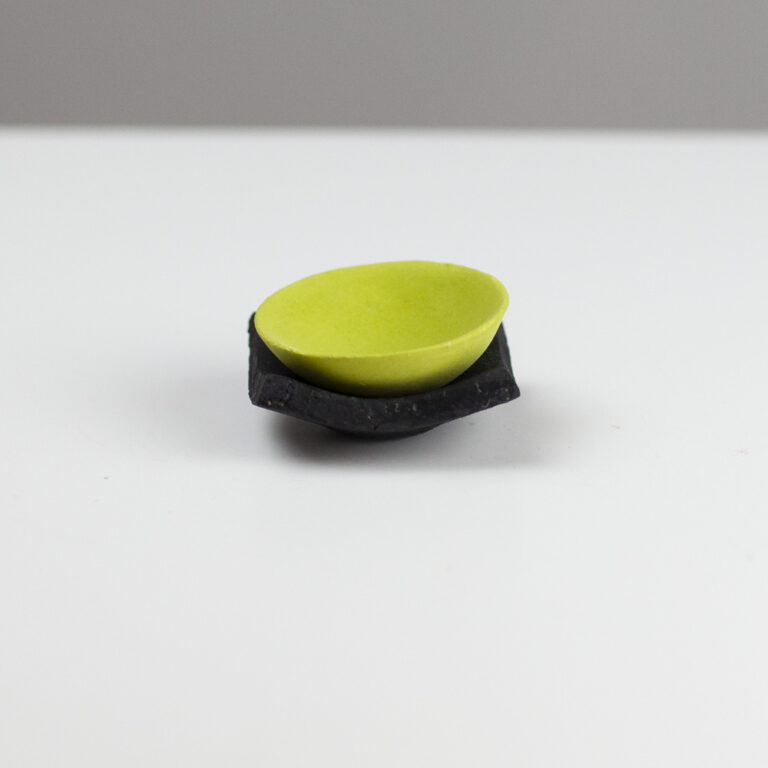Pinch Pot HOL19 by Jane Hollidge