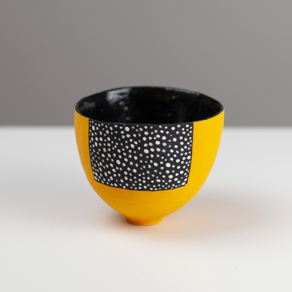 Pinch Pot Orange HOL32 by Jane Hollidge