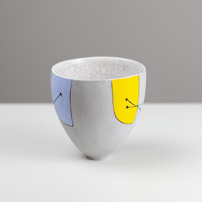Pinch Pot HOL12 by Jane Hollidge