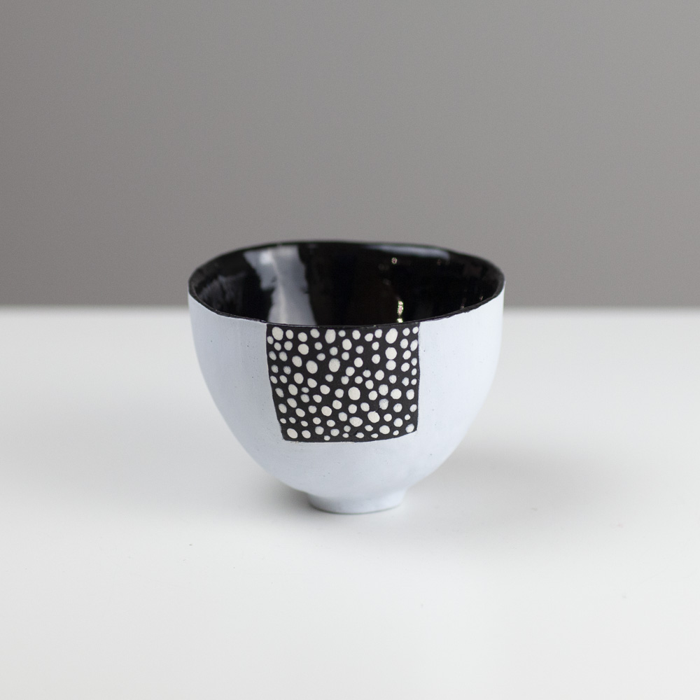 Pinch Pot HOL16 by Jane Hollidge