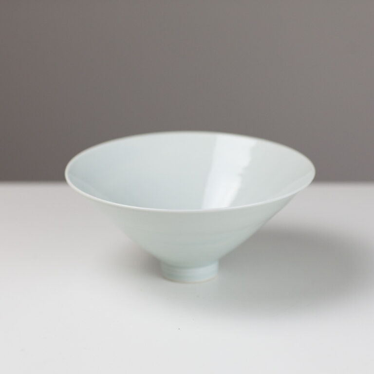 Small Bowl RH40 by Robyn Hardyman