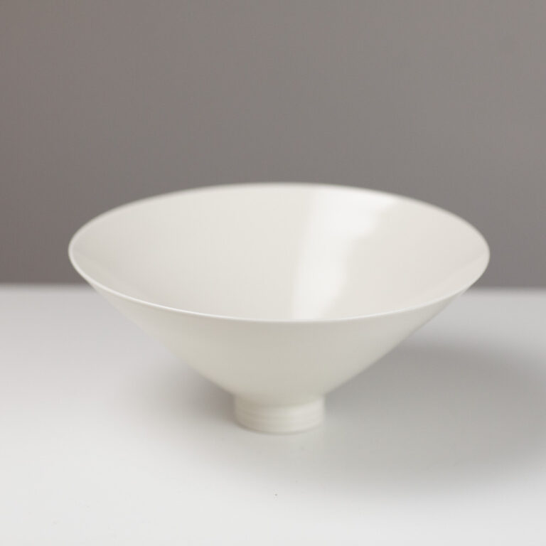 Medium Bowl RH74 by Robyn Hardyman