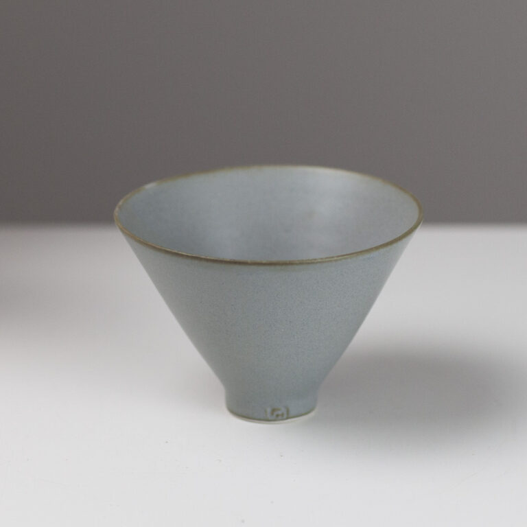 Dish RH56 by Robyn Hardyman