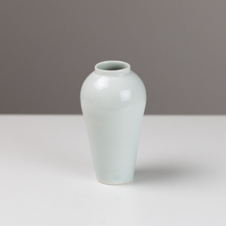 Mini Vase RH60 by Robyn Hardyman
