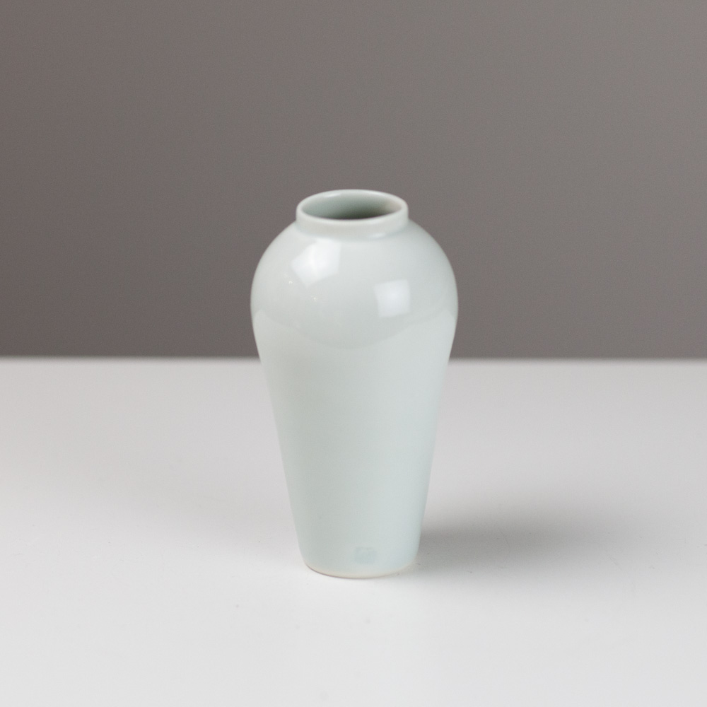 Mini Vase RH60 by Robyn Hardyman