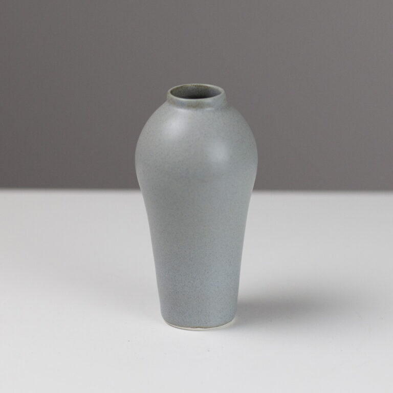 Mini Vase RH61 by Robyn Hardyman