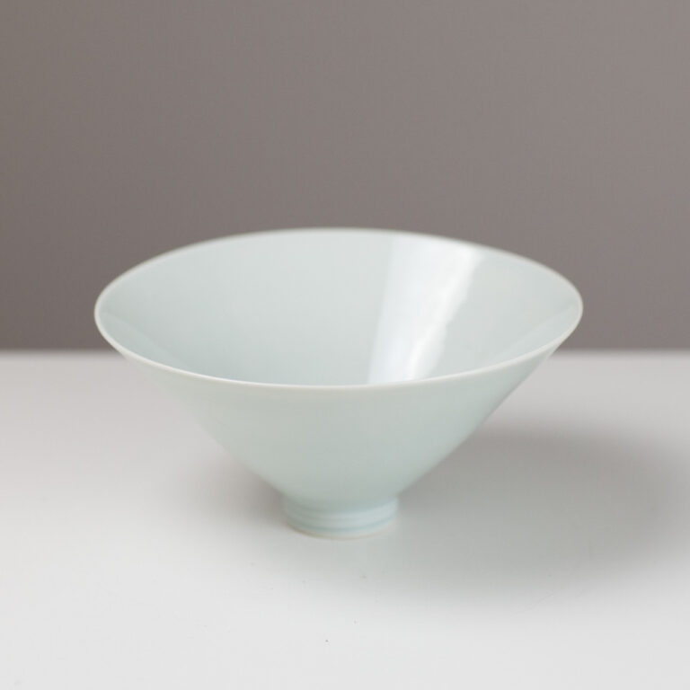 Small Bowl RH69 by Robyn Hardyman
