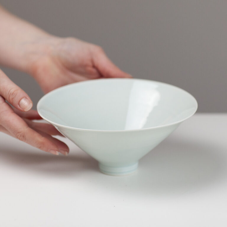 Small Bowl RH70 by Robyn Hardyman