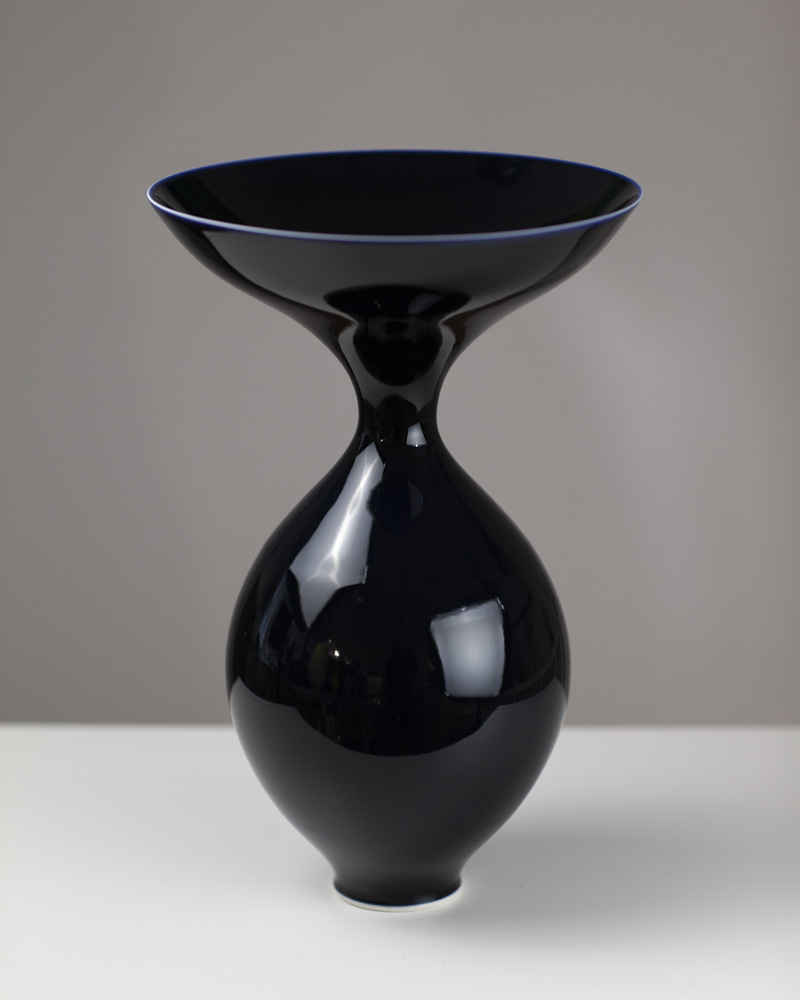 Wide top Gloss black, cobalt rim vase 1e by Anna Silverton