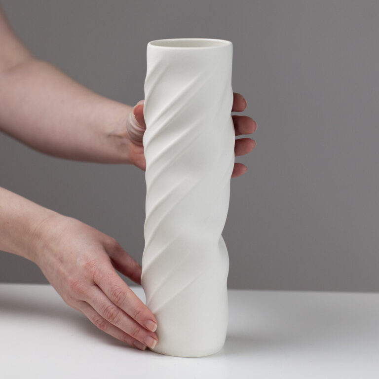 Slim Maxi Twist Vessel SBE02 by Sally Bertram