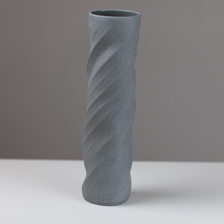 Slim Maxi Twist Vessel SBE01 by Sally Bertram